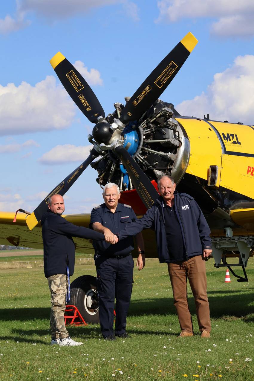 pi 2025 177 harzer l schflugzeug kehrt nach der waldbrandsaison nach polen zur ck 1