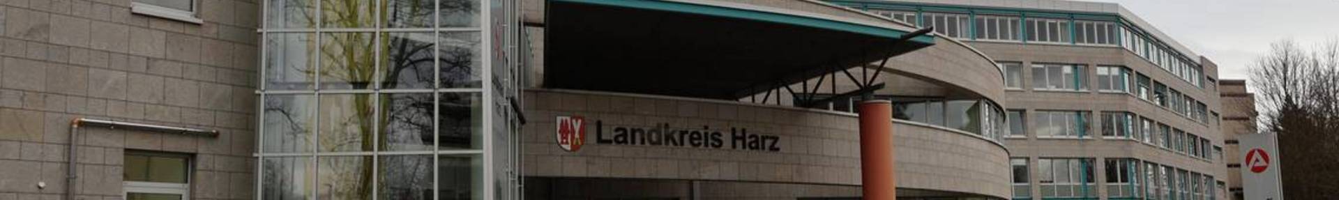 Außenansicht Landkreis Gebäude Schwanbecker Straße Außenansicht Landkreis Gebäude Schwanbecker Straße