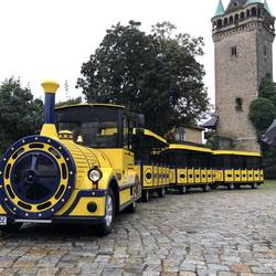 Neue E-Bahn in Quedlinburg mit Rollstuhlplatz © Kevin Kurt-Spamer