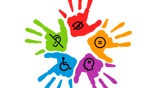 Bunte Hände mit verschiedenen inklusiven Symbolen