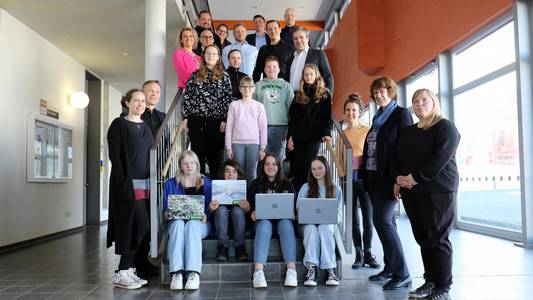 Der Landkreis Harz hat beim Besuch der Geschäftsführer von Puavo/Opinsys, Jouni Korhonen und Jorma Ehrnrooth der Puavo Deutschland GmbH ein durchweg positives Fazit über den vor mehr als drei Jahren gestarteten Einsatz der Open Source IT-Lösung „Puavo“ in den Schulen des Landkreises Harz gezogen.