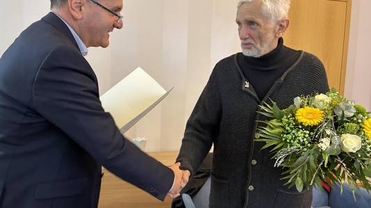 ipi 2025 214 ehrennadel des landes w rdigt georg fiedlers einsatz f r die wei st rchemg 0141